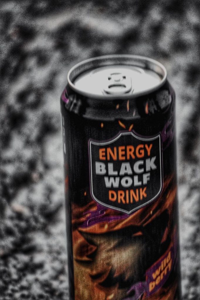 Energy public. Блэк Вульф Энергетик. Black Wolf Энергетик. Блэк Вольф Энерджи. Энергетик Wolf магнит.